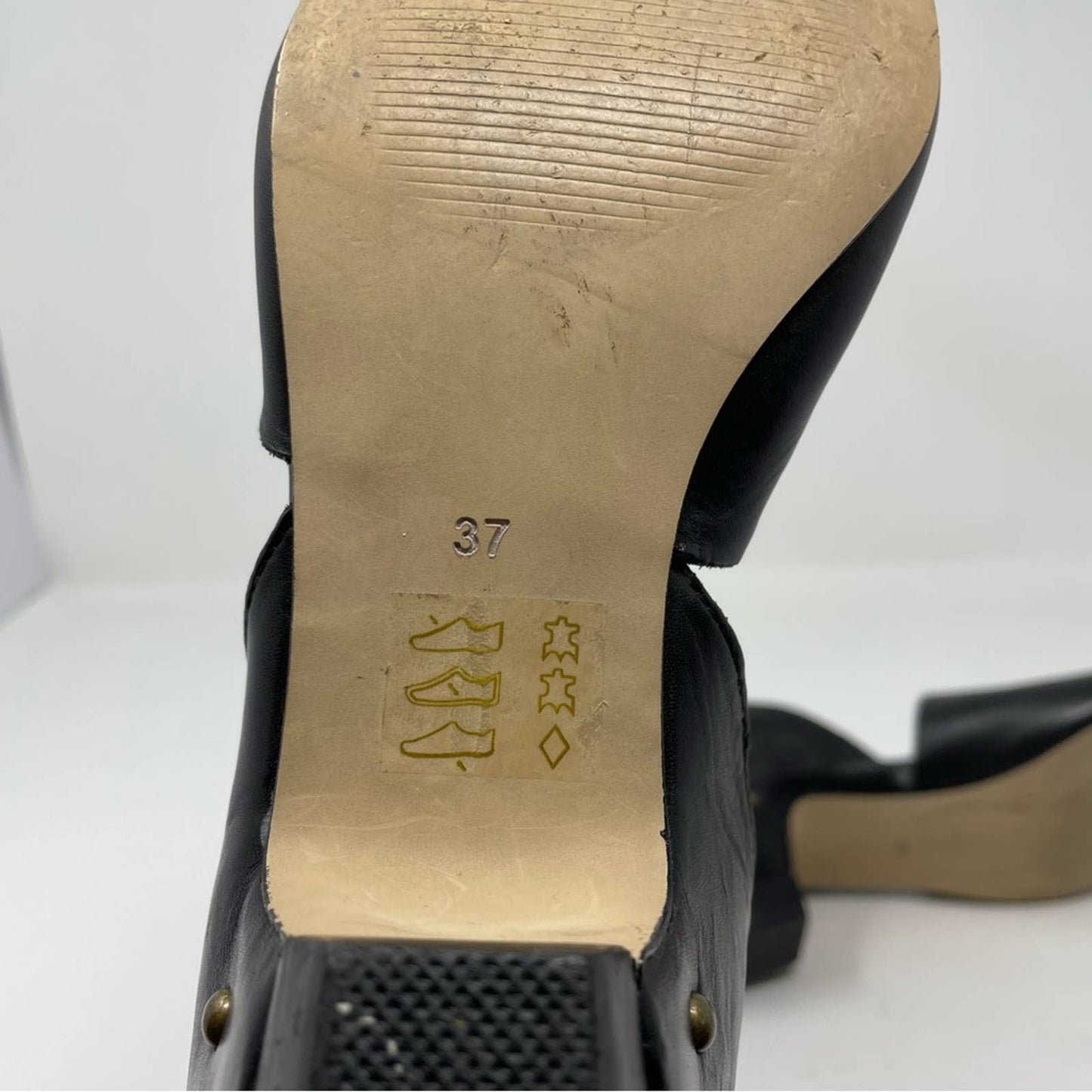 Vintage Black Leather Sandals Small Heel 6.5