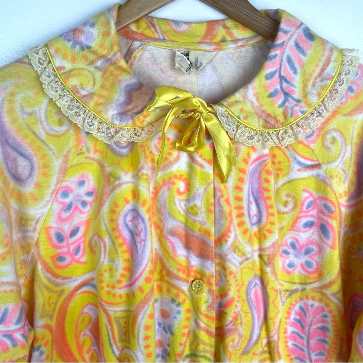 Vintage Flannel Paisley Robe Yellow Pink Nightgown