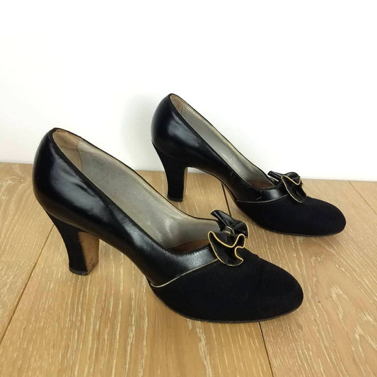 Vintage | 1940s Heels Black Bows 5.5 Nierman's